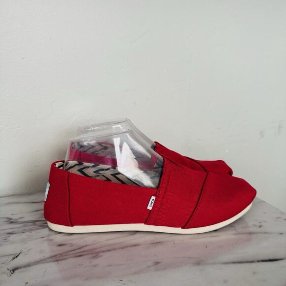 TOMS red Slip On Alpargatas Women’s Size 7 - Picture 4 of 9